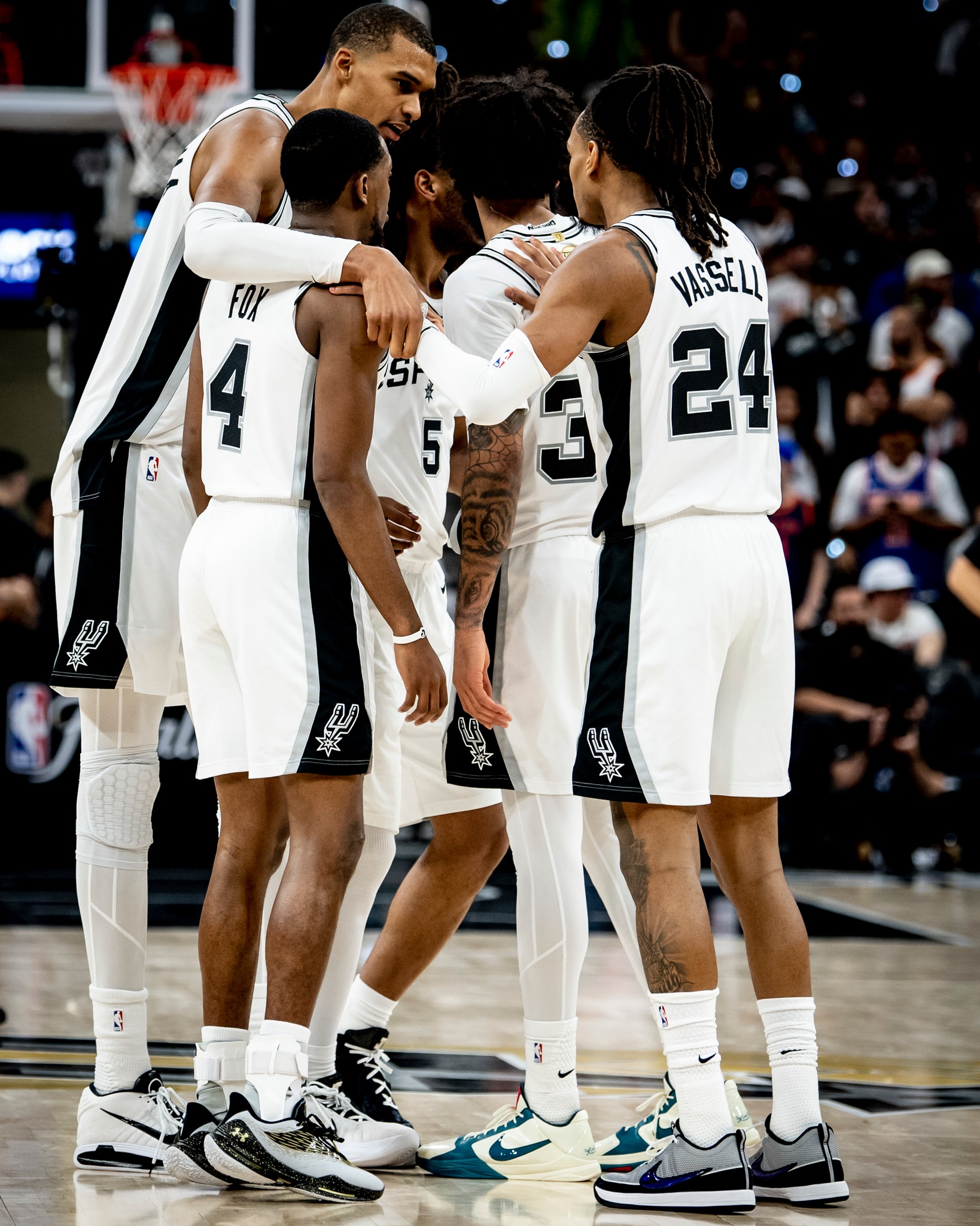 San Antonio Spurs team huddle